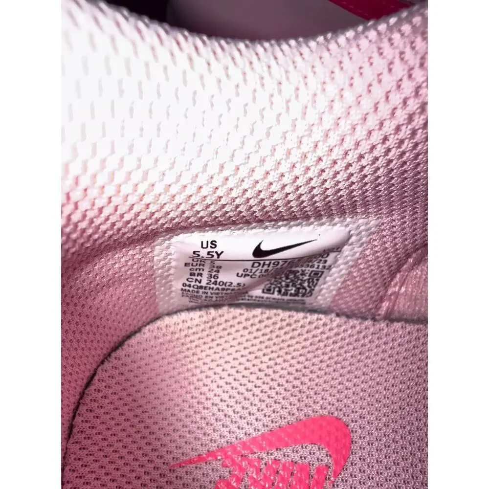 NIKE DUNK LOW - pink - size 5.5 TRIPLE PINK BARBIE
